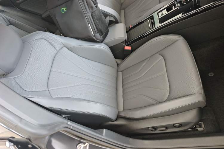 Used Volkswagen Lamando 2026 Lavida L GTS 380TSI Lingfeng Millionth Anniversary Edition Right Front Seat