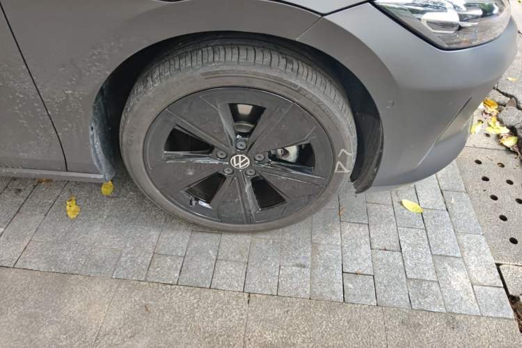 Used Volkswagen Lamando 2026 Lavida L GTS 380TSI Lingfeng Millionth Anniversary Edition Right Front Wheel Hub
