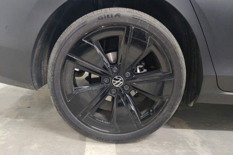 Used Volkswagen Lamando 2026 Lavida L GTS 380TSI Lingfeng Millionth Anniversary Edition Right Rear Wheel Hub
