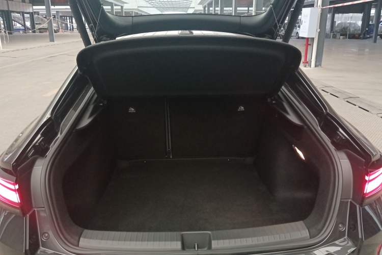 Used Volkswagen Lamando 2026 Lavida L 300TSI Lingfeng Edition Trunk