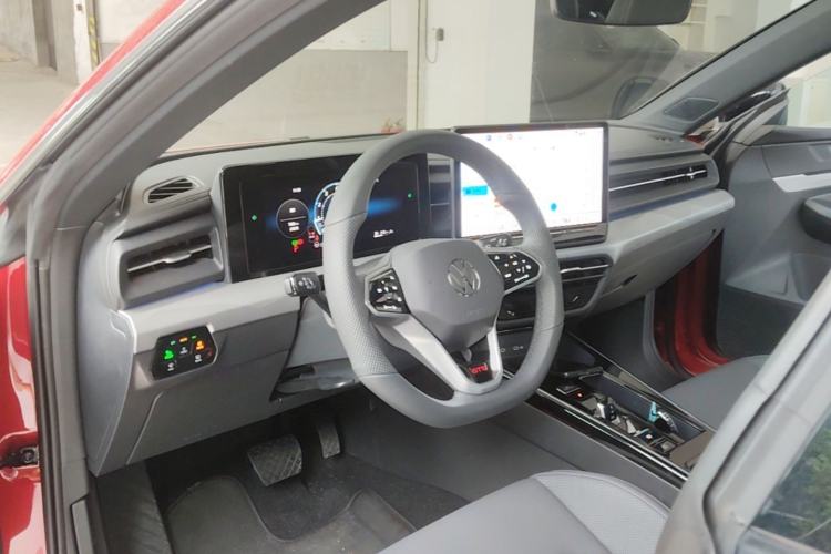 Used Volkswagen Lamando 2026 Lavida L GTS 380TSI Lingfeng Millionth Anniversary Edition Center Console