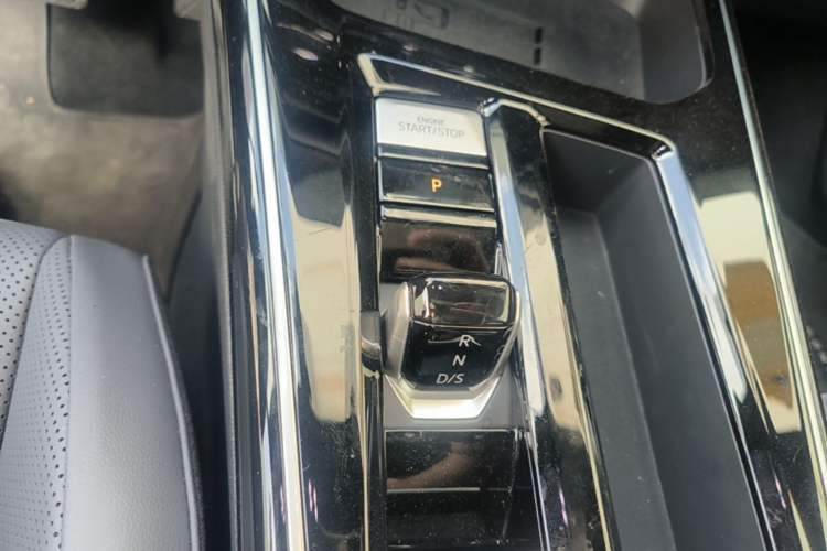 Used Volkswagen Lamando 2026 Lavida L GTS 380TSI Lingfeng Millionth Anniversary Edition Gear Lever