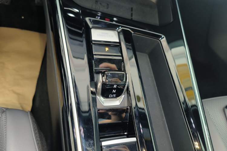 Used Volkswagen Lamando 2026 Lavida L GTS 380TSI Lingfeng Millionth Anniversary Edition Gear Lever