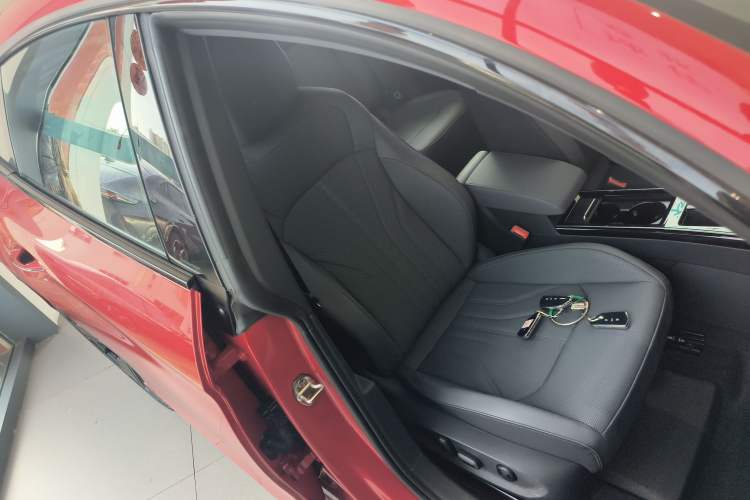 Used Volkswagen Lamando 2026 Lavida L GTS 380TSI Lingfeng Millionth Anniversary Edition Right Front Seat