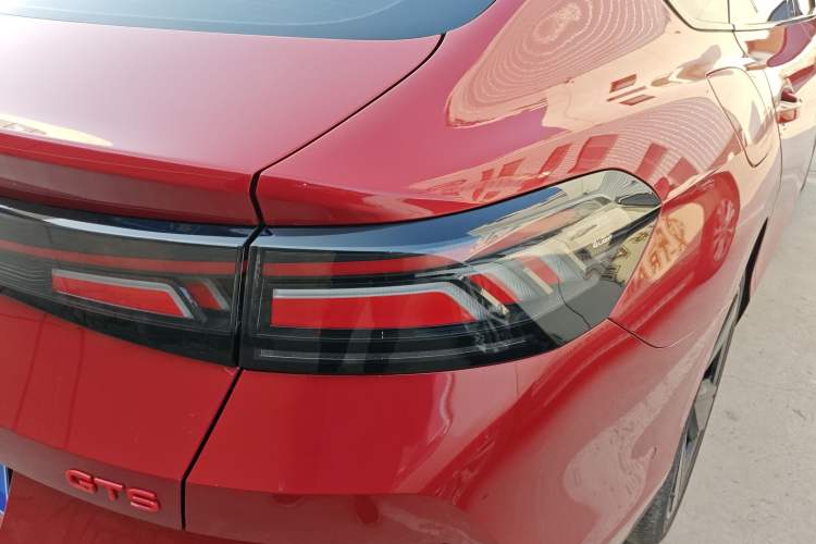 Used Volkswagen Lamando 2026 Lavida L GTS 380TSI Lingfeng Millionth Anniversary Edition Right Rear Taillight
