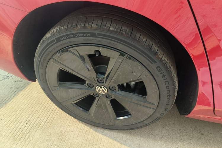 Used Volkswagen Lamando 2026 Lavida L GTS 380TSI Lingfeng Millionth Anniversary Edition Right Rear Wheel Hub