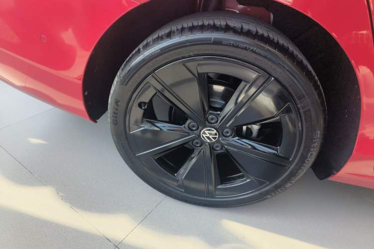 Used Volkswagen Lamando 2026 Lavida L GTS 380TSI Lingfeng Millionth Anniversary Edition Right Rear Wheel Hub