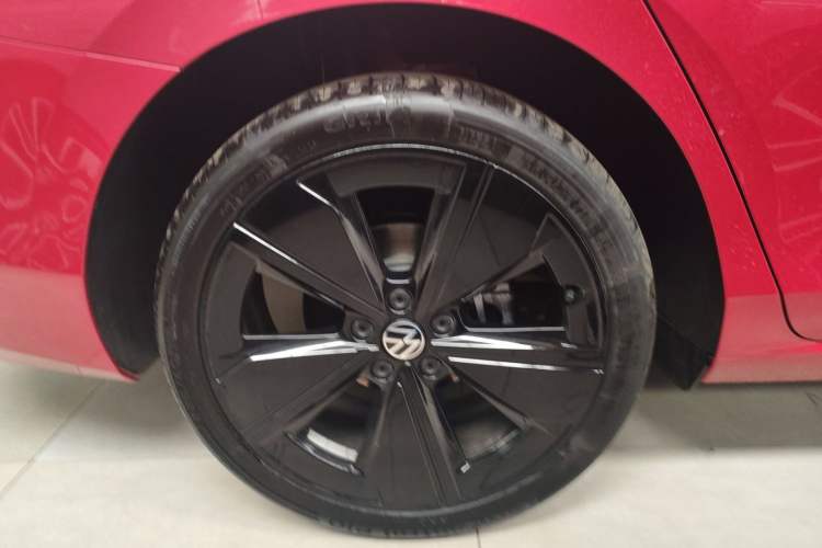 Used Volkswagen Lamando 2026 Lavida L GTS 380TSI Lingfeng Millionth Anniversary Edition Right Rear Wheel Hub