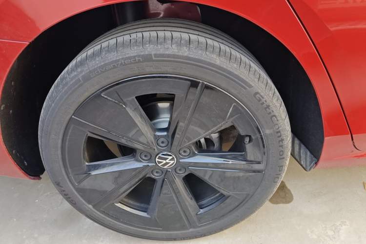 Used Volkswagen Lamando 2026 Lavida L GTS 380TSI Lingfeng Millionth Anniversary Edition Right Rear Wheel Hub