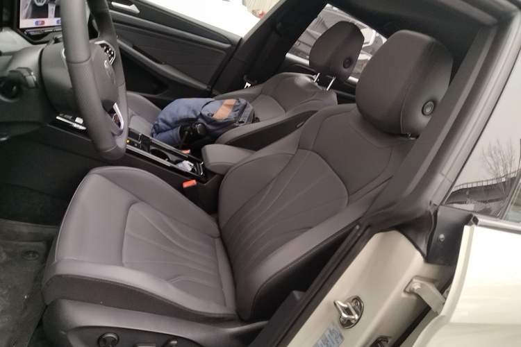 Used Volkswagen Lamando 2026 Lavida L GTS 380TSI Lingfeng Millionth Anniversary Edition Left Front Seat