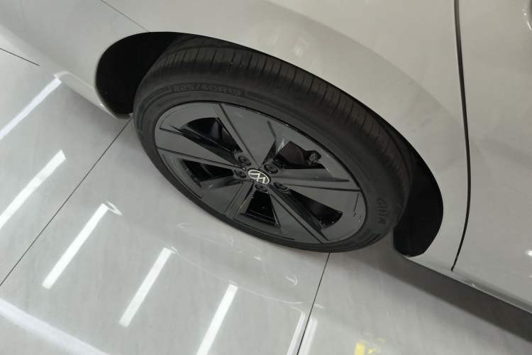 Used Volkswagen Lamando 2026 Lavida L GTS 380TSI Lingfeng Edition Right Rear Wheel Hub