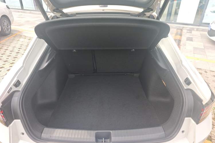 Used Volkswagen Lamando 2026 Lavida L GTS 380TSI Lingfeng Millionth Anniversary Edition Trunk