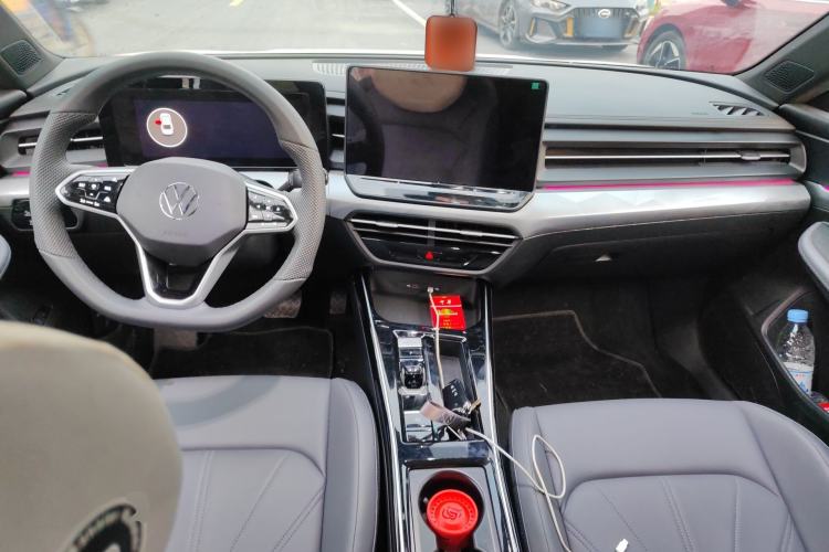 Used Volkswagen Lamando 2026 Lavida L 300TSI Lingfeng Edition Center Console
