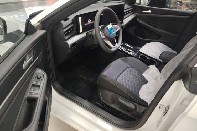 Used Volkswagen Lamando 2026 Lavida L 300TSI Linggan Edition Driver Seat