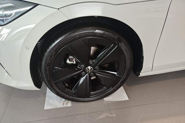 Used Volkswagen Lamando 2026 Lavida L GTS 380TSI Lingfeng Millionth Anniversary Edition Left Front Wheel Hub