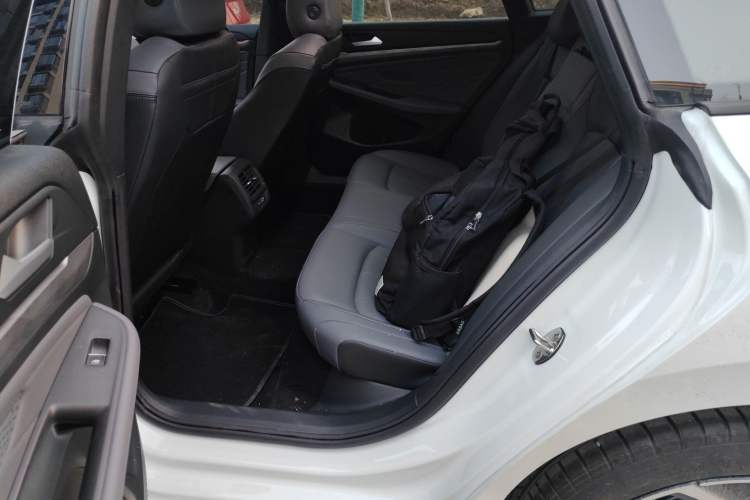 Used Volkswagen Lamando 2026 Lavida L 300TSI Lingfeng Edition Left Rear Seat