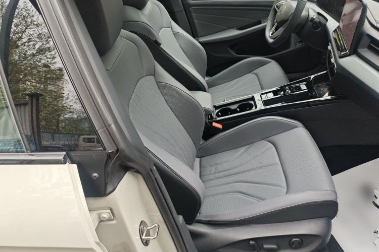 Used Volkswagen Lamando 2026 Lavida L GTS 380TSI Lingfeng Millionth Anniversary Edition Right Front Seat