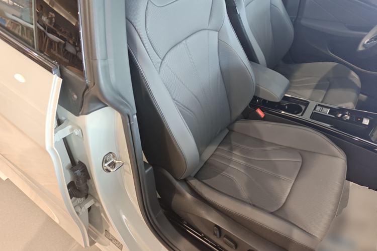 Used Volkswagen Lamando 2026 Lavida L GTS 380TSI Lingfeng Millionth Anniversary Edition Right Front Seat