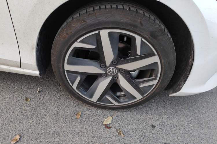 Used Volkswagen Lamando 2026 Lavida L 300TSI Lingfeng Edition Right Front Wheel Hub