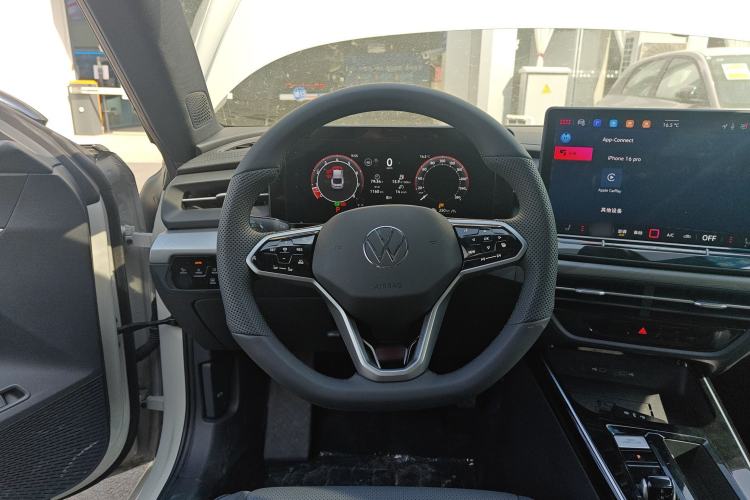 Used Volkswagen Lamando 2026 Lavida L GTS 380TSI Lingfeng Millionth Anniversary Edition Steering Wheel