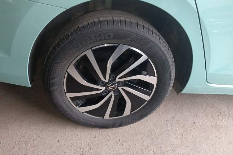 Used Volkswagen Lavida 2023 New Sharp 1.5L Automatic New Wish Edition Right Rear Wheel Hub