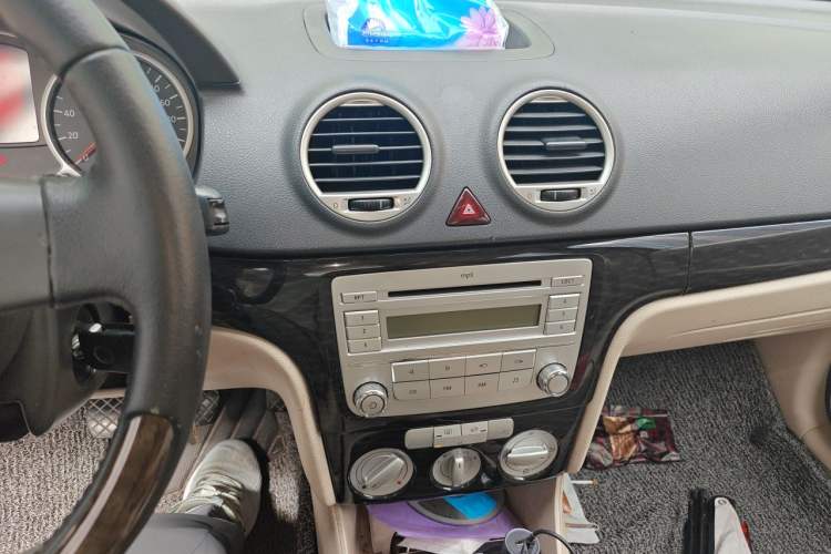 Used Volkswagen Lavida 2008 2.0L Manual Version – Pin Ya Edition Audio And AC Panel