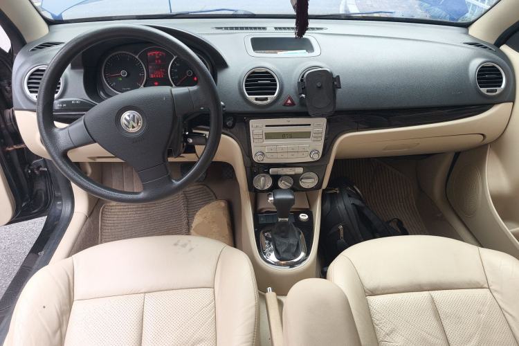 Used Volkswagen Lavida 2008 1.6L Automatic Prestige Edition Center Console