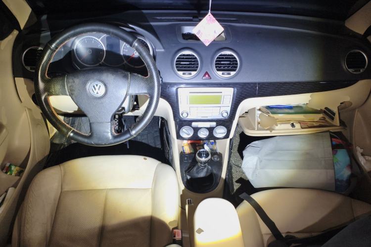 Used Volkswagen Lavida 2008 1.6L Manual Premium Edition Center Console