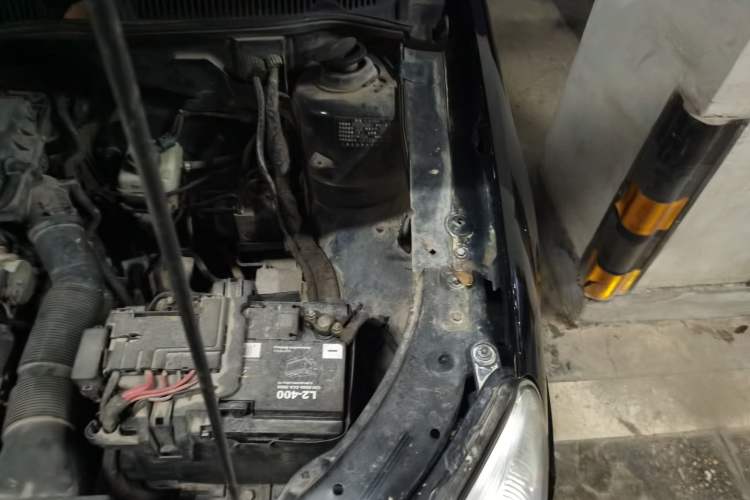 Used Volkswagen Lavida 2008 1.6L Manual Premium Edition Engine Bay Left