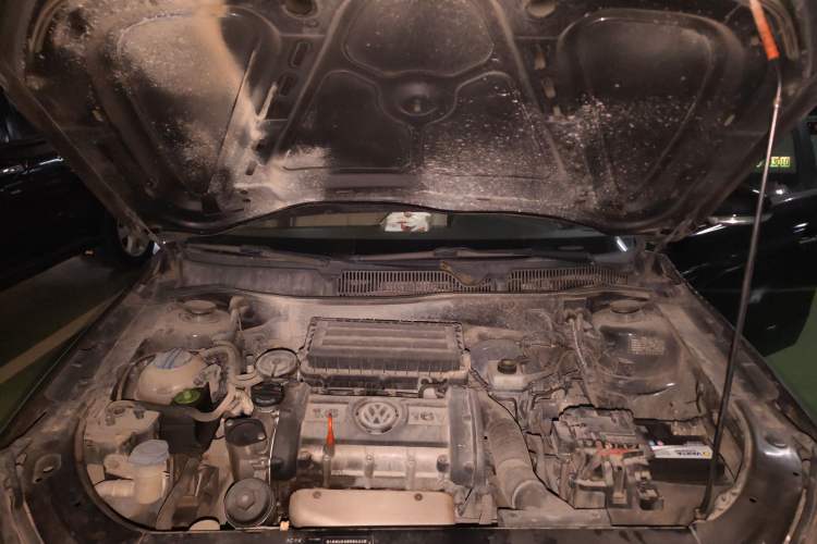 Used Volkswagen Lavida 2008 1.6L Manual Premium Edition Engine Bay