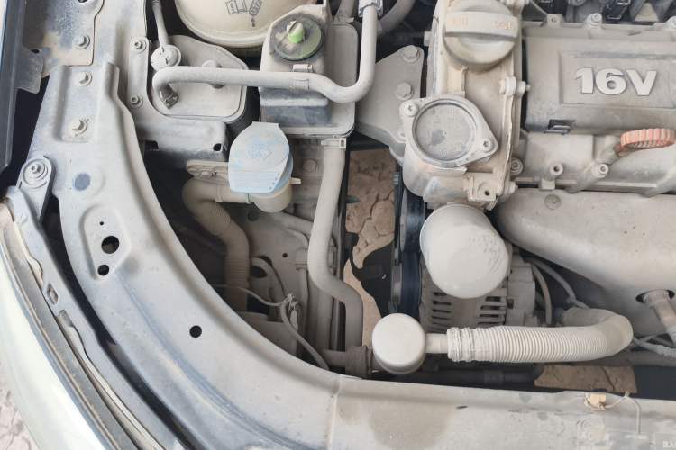 Used Volkswagen Lavida 2008 1.6L Automatic Prestige Edition Engine Bay Right