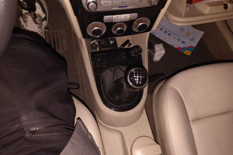 Used Volkswagen Lavida 2008 1.6L Manual Premium Edition Gear Lever