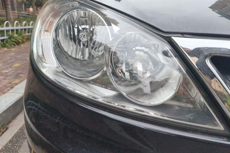 Used Volkswagen Lavida 2008 1.6L Automatic Prestige Edition Right Front Headlight