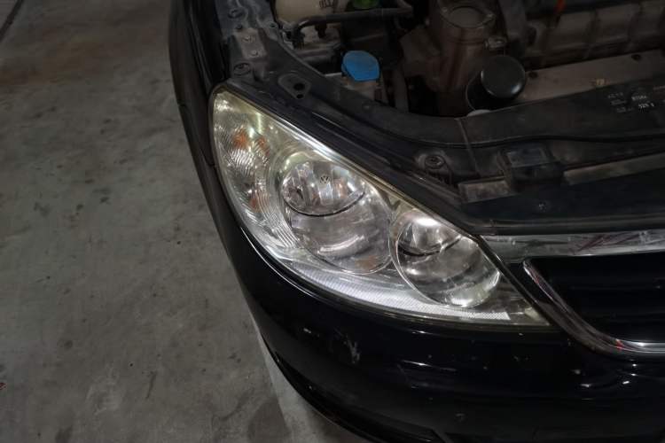 Used Volkswagen Lavida 2008 1.6L Automatic Joy Edition Right Front Headlight