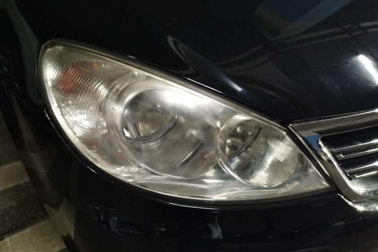 Used Volkswagen Lavida 2008 1.6L Manual Premium Edition Right Front Headlight