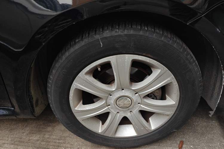 Used Volkswagen Lavida 2008 2.0L Manual Version – Pin Ya Edition Right Front Wheel Hub