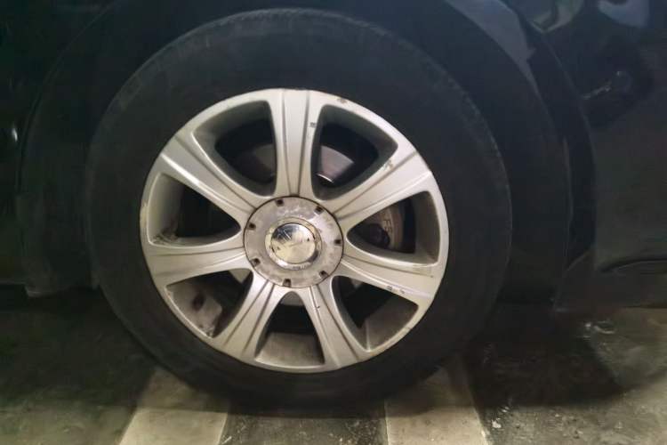 Used Volkswagen Lavida 2008 1.6L Manual Premium Edition Right Front Wheel Hub