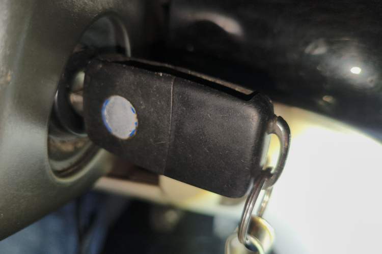 Used Volkswagen Lavida 2008 1.6L Manual Premium Edition Vehicle Key