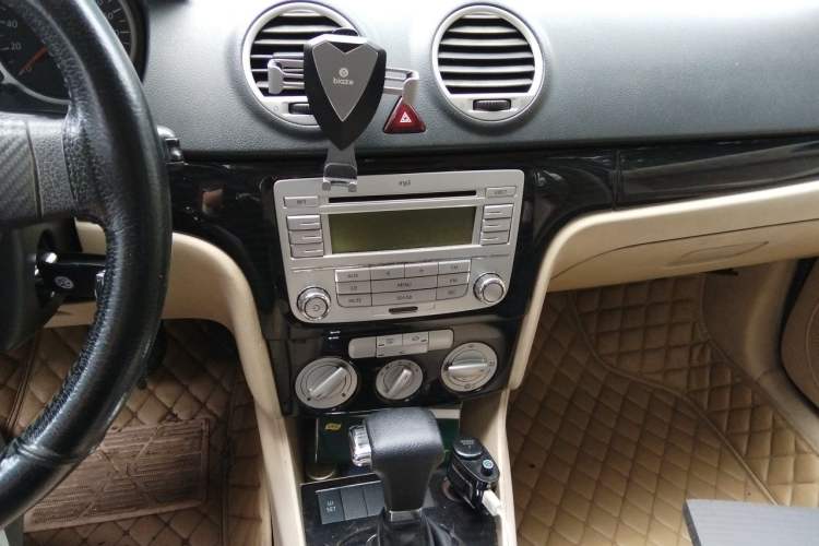 Used Volkswagen Lavida 2008 2.0L Automatic Premium Edition Audio And AC Panel