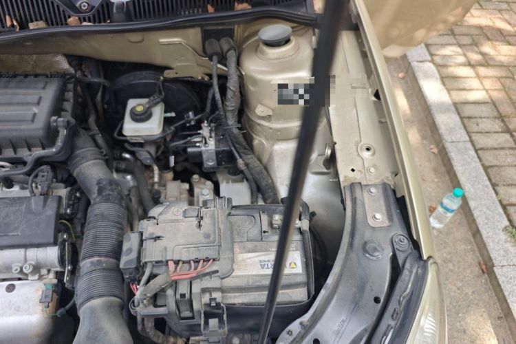 Used Volkswagen Lavida 2008 1.6L Automatic Prestige Edition Engine Bay Left