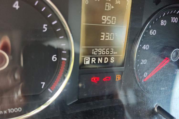 Used Volkswagen Lavida 2008 1.6L Automatic Prestige Edition Odometer Close Up
