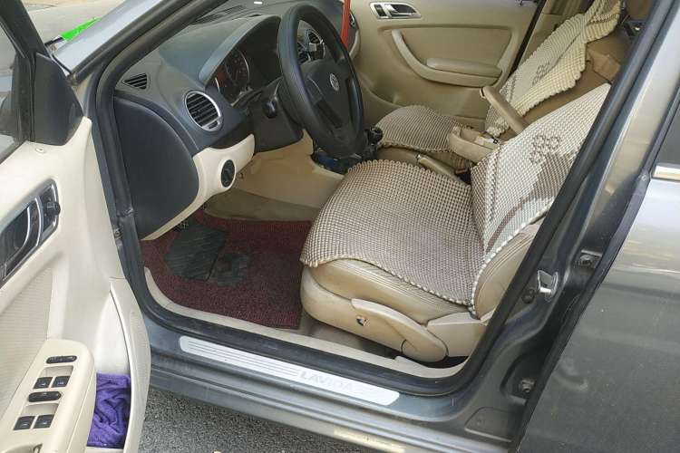 Used Volkswagen Lavida 2008 1.6L Manual Premium Edition Driver Seat