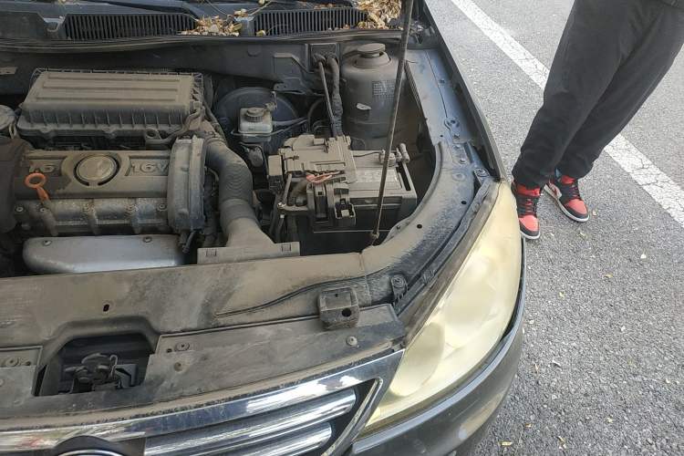 Used Volkswagen Lavida 2008 1.6L Manual Premium Edition Engine Bay Left