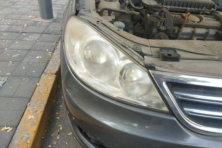 Used Volkswagen Lavida 2008 1.6L Manual Premium Edition Right Front Headlight