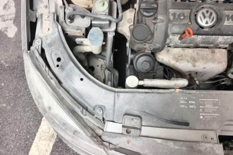 Used Volkswagen Lavida 2008 1.6L Manual Joyful Edition Engine Bay Right