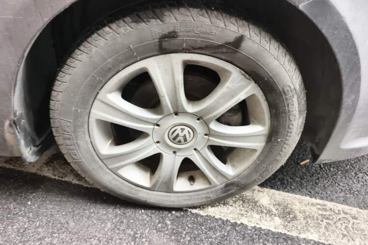 Used Volkswagen Lavida 2008 1.6L Manual Joyful Edition Right Front Wheel Hub