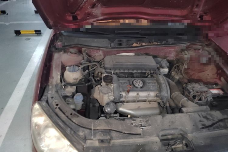 Used Volkswagen Lavida 2008 1.6L Automatic Prestige Edition Engine Bay Right