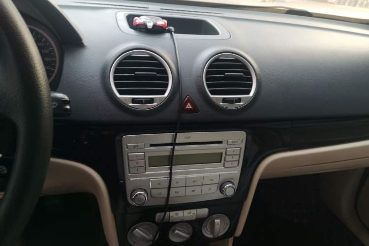 Used Volkswagen Lavida 2008 1.6L Manual Premium Edition Audio And AC Panel