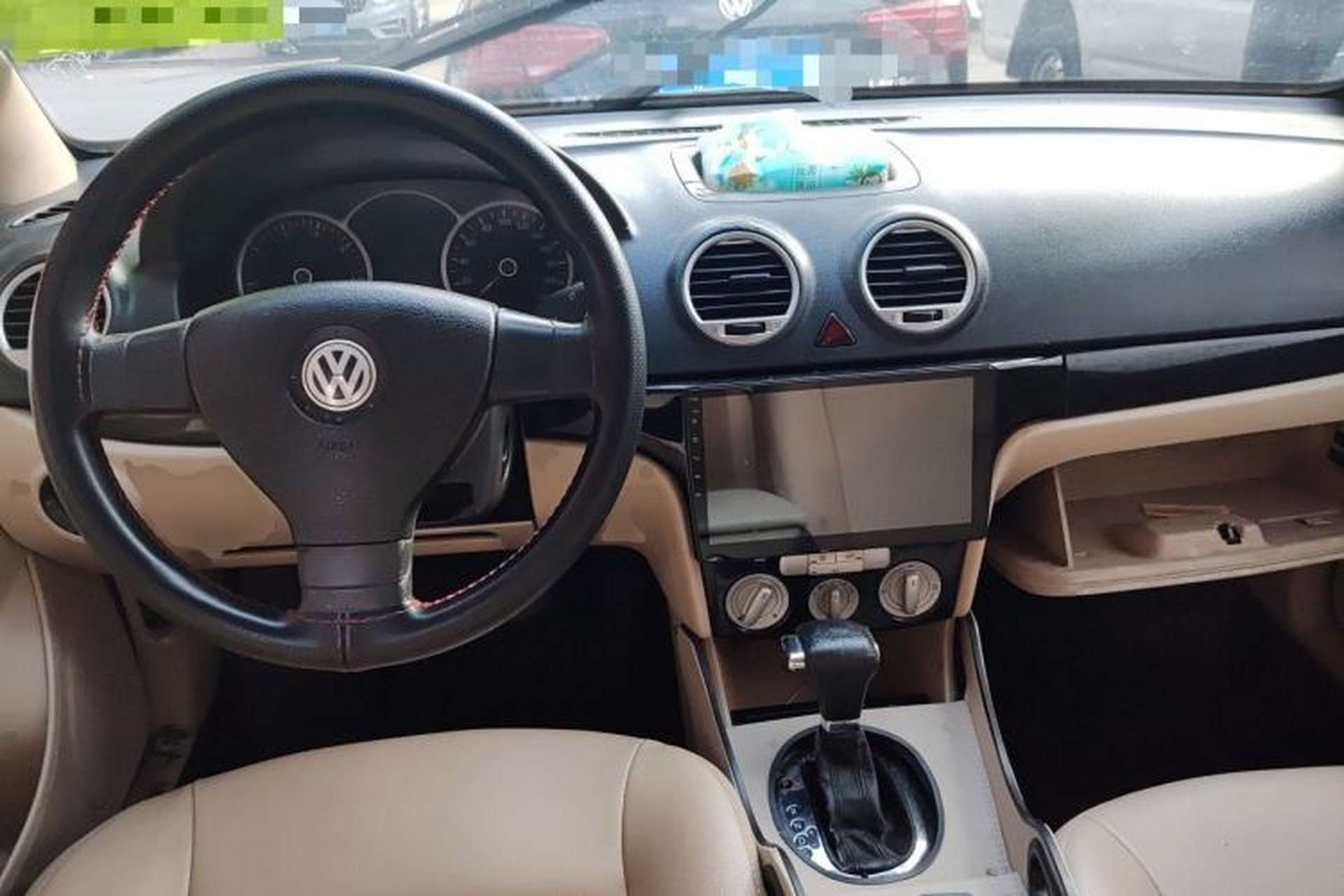 Used Volkswagen Lavida 2008 1.6L Automatic Joy Edition Center Console