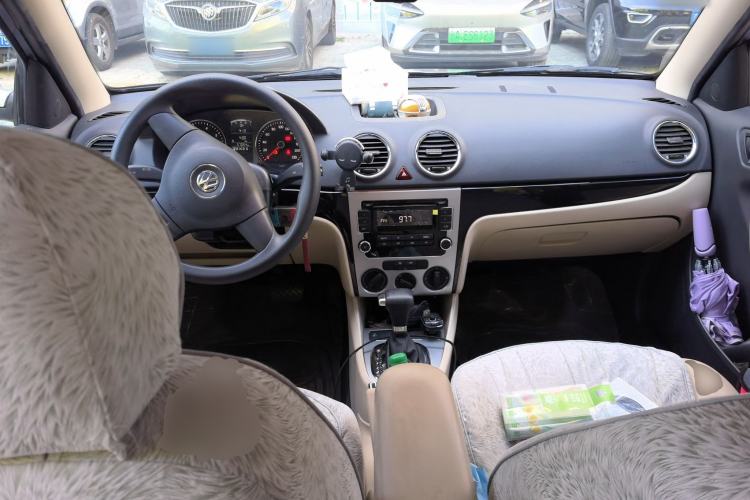 Used Volkswagen Lavida 2008 1.6L Automatic Prestige Edition Center Console